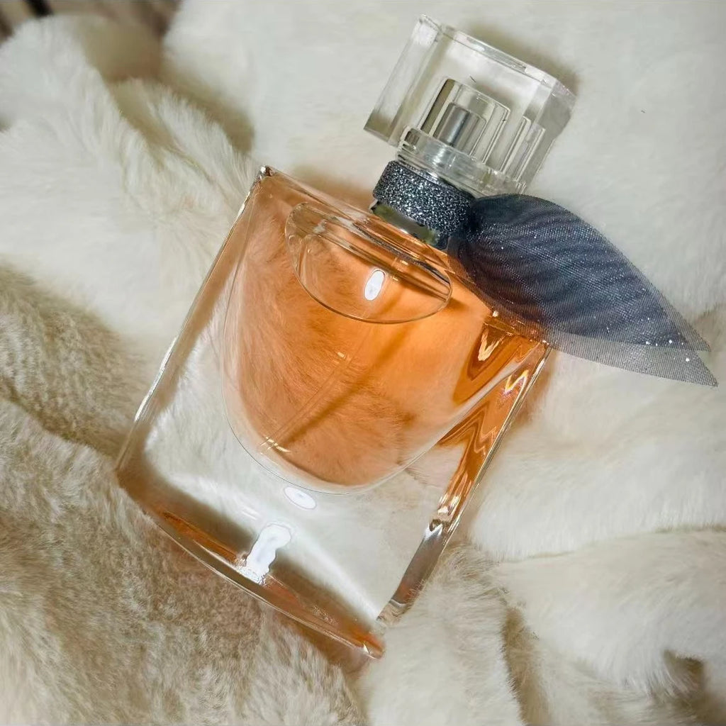 Parfum de marque 75 ml, senteur florale douce et élégante, parfum longue durée avec une sensation douce et sucrée, choix idéal pour une date.